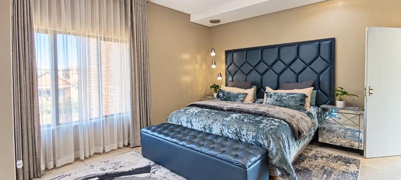 5 Bedroom Property for Sale in Middelburg Eastern Cape